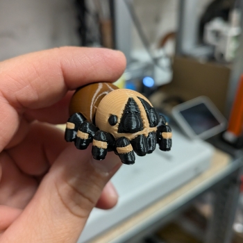 Pająk al'a Brachypelma emilia - brelok do kluczy